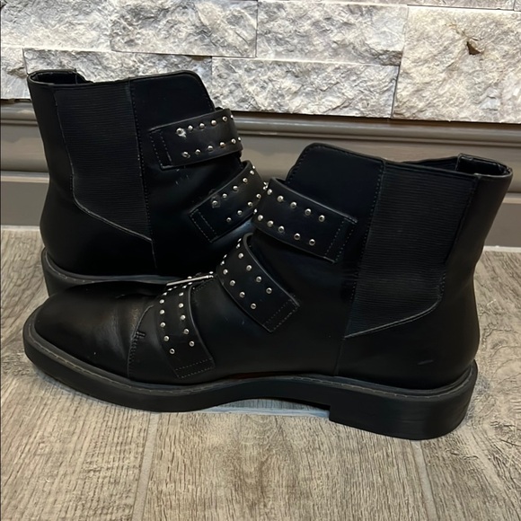 Urban Outfitters Black Zoe Triple buckle studded Straps size 9 - Picture 6 of 12